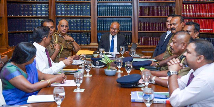 සංචාරක හෝටල්-අනවසර ඉදිකිරීම් සහ ගම්වාසීන්ගේ ප්‍රශ්න කඩිනමින් විසඳන්න සාගලගෙන් උපදෙස්! පොලිසියයි වෙරළ සංරක්ෂණයයි ළඟදීම වැඩ පටන් ගනී! PHOTOS