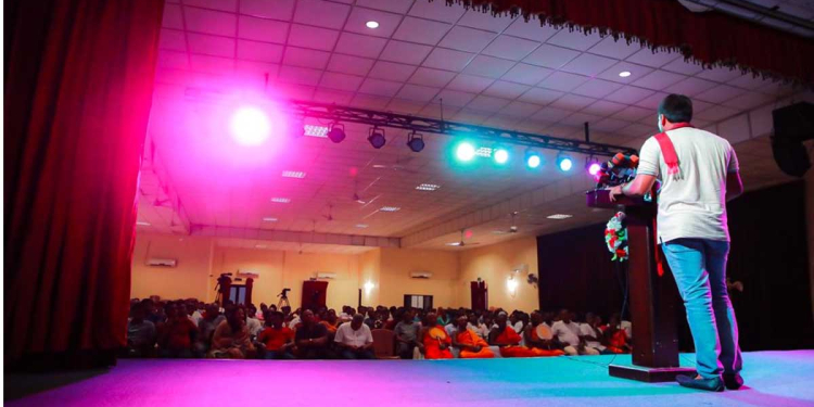 පොහොට්ටුව දැරණියගලට යයි! නාමල් පාක්ෂිකයන්ට කතා කරයි!  PHOTOS I Sri Lanka Latest News
