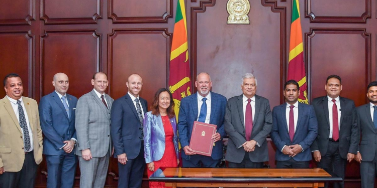 අවුරුදු 20ක් ලංකාවේ තෙල් බෙදන්න අමෙරිකාවේ ෂෙල් සමාගම එයි! PHOTOS I Sri Lanka Latest News