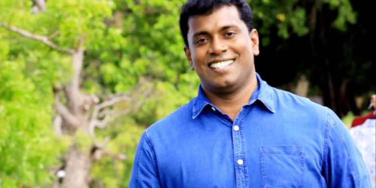 පොහොට්ටුවේ මන්ත්‍රීවරුන් ඖෂධ හිඟය ගැන ‌කෙහෙළියගෙන් කණ්ඩායම් රැස්වීමේදී ප්‍රශ්න කරයි! කුරුණෑගල රෝහලේ CT යන්ත්‍රය කැඩිලා මාස 3ක්! තවම හදලා නෑ! මන්ත්‍රී සුමිත් කෙහෙළියගේ මූණටම කියයි! I Sri Lanka Latest News