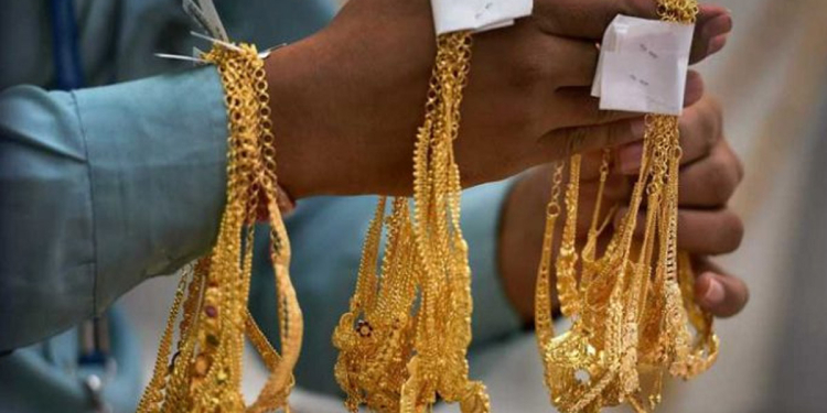 දෙවියන්ගෙ කරේ තිබුණු මාලෙත් හොරු අරන්! Sri Lanka Latest News