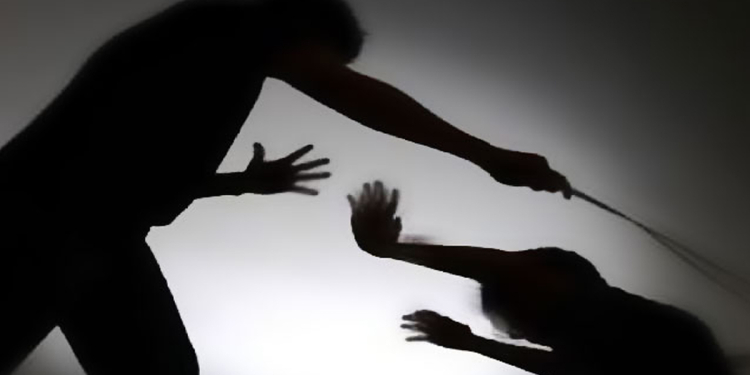 මවුපියන්ගෙ පහරදීම් ඉවසන්න බැරි තැන ගෙදරින් පැන ආ 15 හැවිරිදි දරුවෙක් හැටන් දුම්රිය පොළේදී පොලිසිය භාරයට I Sri Lanka Latest News