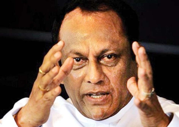 ‘සමාජ මාධ්‍ය රටට අහිතකරයි! අධිකාරියක් මගින් පාලනය කළ යුතුයි!’ රනිල් මෑතකදී පත්කළ වයඹ ආණ්ඩුකාර ලක්ෂ්මන් යාපා මුට්ටිය දාලා බලයි! VIDEO I Sri Lanka Latest News