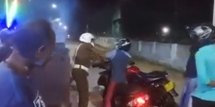අණ නොතකා ධාවනය කළ යතුරුපැදිකරුවන්ට පොලිසියෙන් කරන දේ බලන්න I VIDEO I Sri Lanka Latest News
