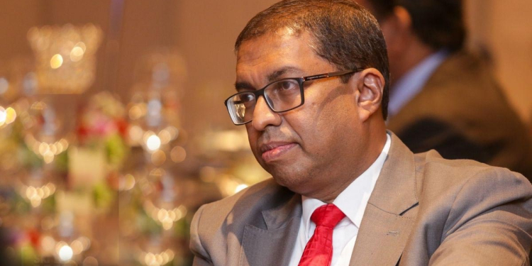 ජනාධිපතිවරුන් ඉදිරියේ කොන්ද කෙළින් තියාගෙන වැඩ කරපු අගවිනිසුරුවරුන් ගැන ජනාධිපති නීතීඥ සාලිය පීරිස් කතාකරයි! 1981 ශ්‍රේෂ්ඨාධිකරණ පංච පුද්ගල විනිසුරු මඩුල්ල වැඩ කරපු හැටි! 2018 නලින් පෙරේරා අගවිනිසුරුතුමා තීන්දුව දීපු හැටි! නෙවිල් සමරකෝන් අගවිනිසුරුතුමා කියපු කතාව! ස්වාධීන ආයතන ස්වාධීන විය යුතුමයි! VIDEO I Sri Lanka Latest News