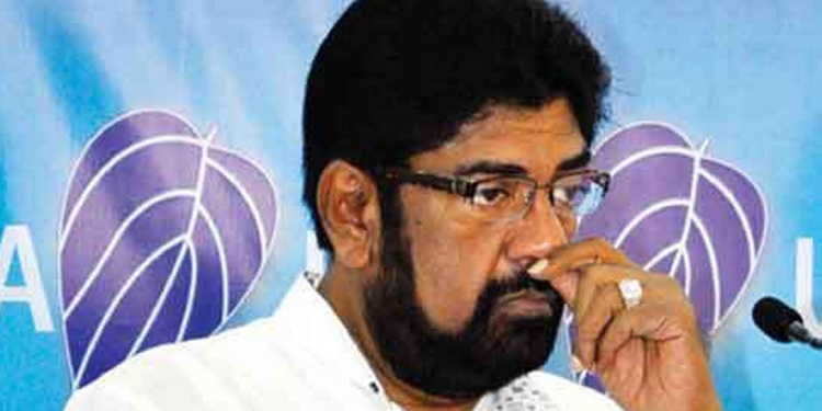මීට පස්සේ සෞඛ්‍යයේ බාල බෙහෙත්-කෝටි ගණන් වංචා ගැන තොරතුරු එළියට එන්නේ නැතිවෙයි වගේ! කෙහෙළියගේ සෞඛ්‍ය අමාත්‍යංශයෙන් ‘කට වහන’ චක්‍රලේඛයක් එයි! Sri Lanka Latest News