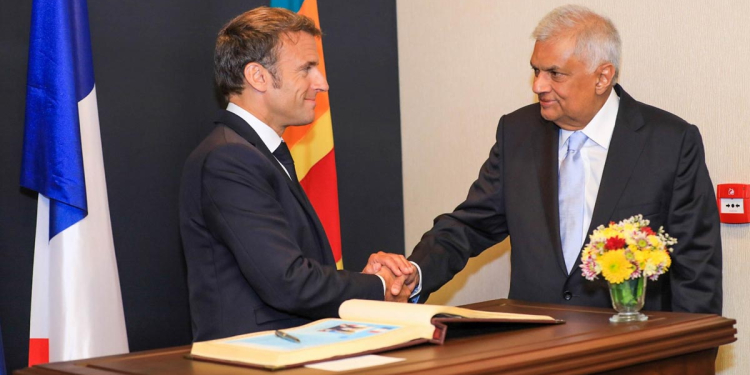 ප්‍රංශ ජනාධිපතිව බලන්න රනිල් කටුනායකට යයි! විනාඩි 15ක් සාකච්ඡා කරයි! PHOTOS I Sri Lanka Latest News