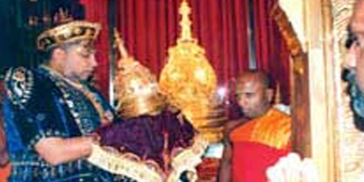 දළදා පෙරහර කියන්නේ පූජාවක්! ජනරජ පෙරහර කියන්නේ සැණකෙළියක්! පෙරහරේ විදුලියට බිල් එවනවා වගේ ජනරජ පෙරහරටත් බිල් එව්වාද? ඒ විදුලි බිල ගෙව්වෙත් දළදා මාළිගාවෙන්ද? හිටපු දියවඩන නිළමේ නෙරංජන් විජේරත්නත් එළියට එයි! දළදා පෙරහැරේ ඉතිහාසය මතක් කර දෙයි!  Sri Lanka Latest News