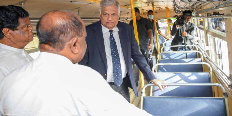 රෙපෙයාර් කරපු CTB බස් එකකට බන්දුල රනිල්ව නග්ගවයි! PHOTOS I Sri Lanka Latest News