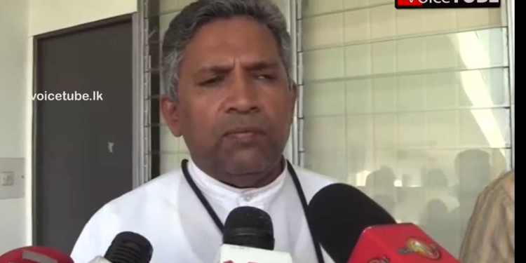 පාස්කු ප්‍රහාරයට අවුරුදු 4යි! කරුණු රැසක් ‌හෙළිවෙලා තියෙනවා! පාර්ලිමේන්තුවට දීලා තියෙනවා! ප්‍රහාරයේ මහමොළකරුවො කවුද කියලා ඒ වාර්තාවල තියෙනවා! ඒවට මොනවද වෙන්නේ? ඒ කරුණු අපිට දෙන්නෙ නැත්තේ ඇයි? වහාම සාක්ෂි 8ක තොරතුරු දෙන්න! පාර්ලිමේන්තු නිලධාරීන් එක එක ස්ථාවරවල! VIDEO I Sri Lanka Latest News