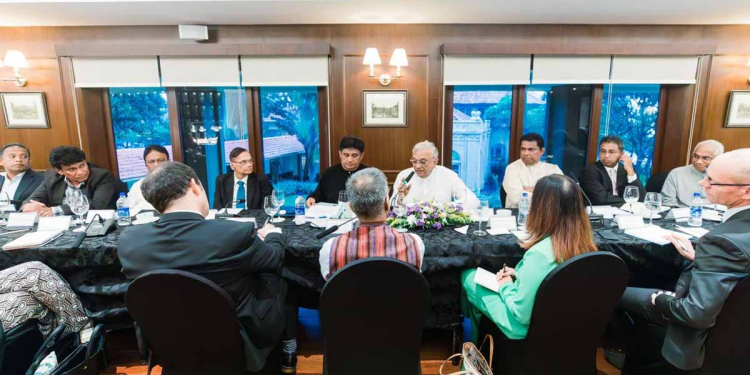 ලංකාවේ සිටින ප්‍රධාන පෙළේ තානාපතිවරුන් ඊයේ සජිත් සහ විපක්ෂය සමග ලොකු සාකච්ඡාවක්! රටේ ප්‍රජාතන්ත්‍රවාදය ආරක්ෂා කිරීම-පළාත් පාලන ඡන්දය පැවැත්වීම-ආණ්ඩුක්‍රම ව්‍යවස්ථාව ආරක්ෂා කිරීම ගැන දීර්ඝව කතා කරලා! VIDEO & PHOTOS I Sri Lanka Latest News