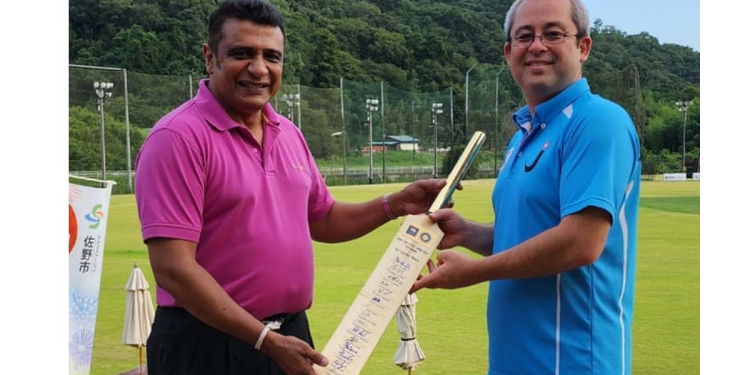 ජපන් ක්රිකට් සන්නාම තානාපති-සියත සභාපති ප්රියන්තගෙන් ජපන් ක්රිකට් විධායක මියාජිට අමතක නොවන තෑග්ගක්! Sri Lanka Latest News