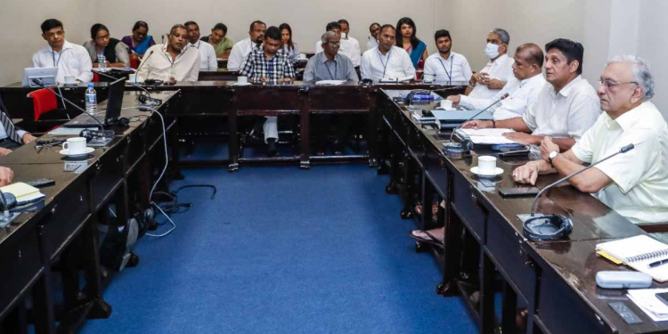 පළාත් පාලන මැතිවරණය දිනාගන්න විපක්ෂ නායක කාර්යාලයේදී සජිත්ගේ ප්‍රධානත්වයෙන් පක්ෂ නියෝජිතයෝ-මැතිවරණ නිරීක්ෂකයෝ-රාජ්‍ය නොවන සංවිධාන එකතුවෙති! ඒකාබද්ධ සටනක් දියත් කරන්න තීන්දු කරති! VIDEO & PHOTOS I Sri Lanka Latest News