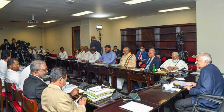 මම රනිල් වික්රමසිංහ මිසක් රනිල් රාජපක්ෂ නෙමෙයි! දෙමළ මන්ත්රීවරු එක්ක තිබ්බ සාකච්ඡාවේදී අද රනිල් කියපු දේවල් මෙන්න! PHOTOS I Sri Lanka Latest News