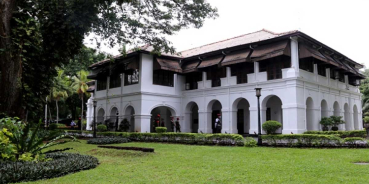 රාජ්‍ය නායකයන් ගණනාවක් ජීවත් වූ විසුම්පාය හෝටලයක් කරන්න හොංකොං සමාගමකට දෙයි! I Sri Lanka Latest News