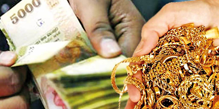 අලුත්ගම ව්යාපාරිකයෙකුගේ ලක්ෂ 7ක මුදල් සහ රන් බඩු මහ දවල් හොරු අරන්! Sri Lanka Latest News