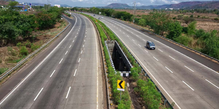 ඉන්දියාවේ මාර්ග ජාලය 59%කින් වර්ධනය වෙයි!