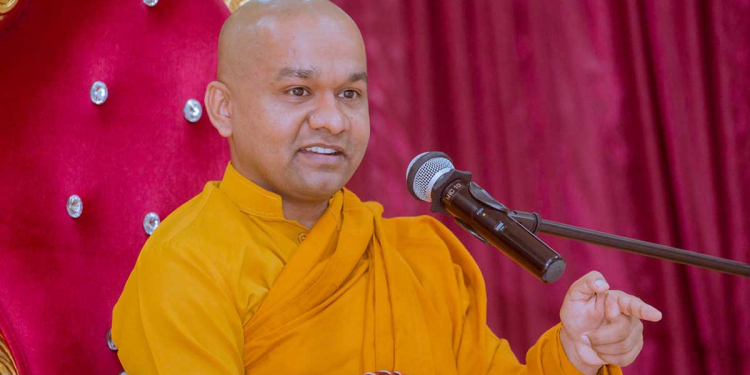 හාමුදුරුවරුන් ගැන වීඩියෝ හෝ ගාලා ලීක් වෙද්දී එළියට ආපු මාවරලේ භද්දිය හාමුදුරුවන්ගේ වීඩියෝවක් ගැනත් ලොකු කතාබහක්! VIDEO I Sri Lanka Latest News