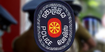 කාන්තාවකට මහ පාරෙදී මංචු දාලා ලේ එන්න පහර දුන් පොලිස් සැරයන්ට වැඩ වරදී! Sri Lanka Latest News
