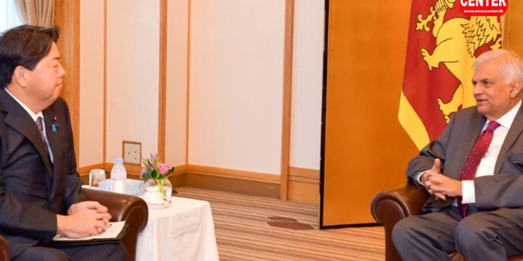 රනිල් ජපාන විදේශ ඇමැති හමුවෙයි! PHOTOS I Sri Lanka Latest News