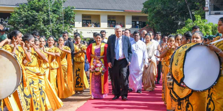 රනිල් අනුලා විදුහලේ වාර්ෂික තෑගි ප්රදානෝත්සවයට යයි! PHOTOS I Sri Lanka Latest News