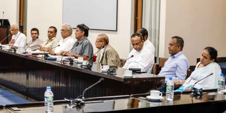 ජනපීඩක-ජනඝාතක-රාජ්‍ය ත්‍රස්තවාදයක් ගෙනයන මේ ජනාධිපතියි මේ ආණ්ඩුවයි එක්ක කිසිම ගිවිසුමක් නෑ! අපි එකතු වෙන්නෙත් නෑ! විපක්ෂනායක විශේෂ ප්‍රකාශයක් කරයි! VIDEO I PHOTOS I Sri Lanka Latest News