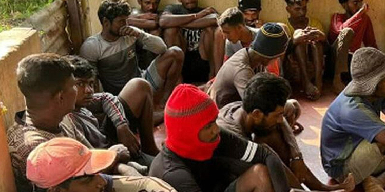 මුලතිව් වැව්වල මැරිච්ච මාළු එකතු කරපු 38ක් පොලිසියට භාරදෙයි! Sri Lanka Latest News
