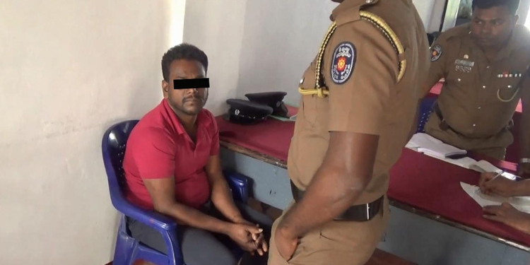 රට වටේම කාන්තාවන්ගෙ රන් බඩු කොල්ලකන හොරු රැලක් හැටන් නගරයේදී අල්ලයි! Sri Lanka Latest News