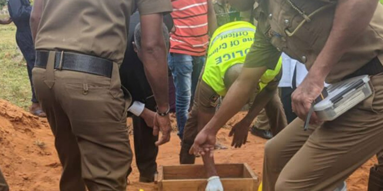 මුලතිව් සමූහ මිනී වළ හාරන්න මුදල් නෑලු! ජනාධිපති අරමුදලෙන් මුදල් ඉල්ලන්න අධිකරණයට යෝජනාවක්! Sri Lanka Latest News