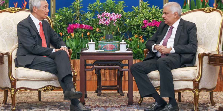 රනිල් සිංගප්පූරු අගමැති ලුන්ග් හමුවෙයි! ගිවිසුමකටත් අස්සන් තියයි! PHOTOS I Sri Lanka Latest News
