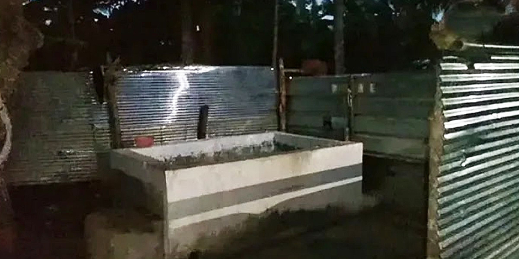 සෙල්ලම් කරමින් හිටපු අවුරුදු දෙකක දැරියක් ගෙදර වතුර ටැංකියට වැටී මියගිහින්! Sri Lanka Latest News