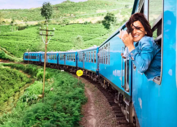 දුම්රියේ ගිය චීන කාන්තාවගේ දුරකතනය පැහැරගන්න හදපු කොල්ලො දෙන්නා නාවලපිටියේදී අත්අඩංගුවට! Sri Lanka Latest News