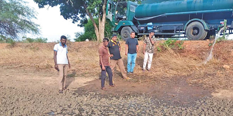 නියඟය දරුණුයි! තබ්බෝවේ වන සතුන්ට බවුසර්වලින් වතුර! Sri Lanka Latest News