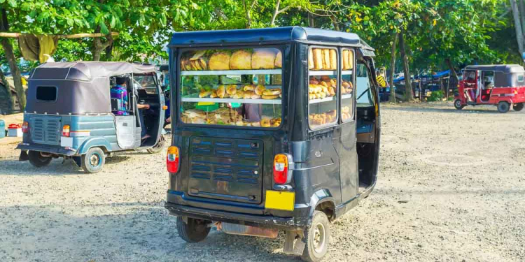 ජනපතිට තර්ජනය වන විදිහේ ෆේස්බුක් සටහනක් දැමූ අවුරුදු 19ක ‘චූන් පාන් මල්ලි’ රිමාන්ඩ්! I Sri Lanka Latest News