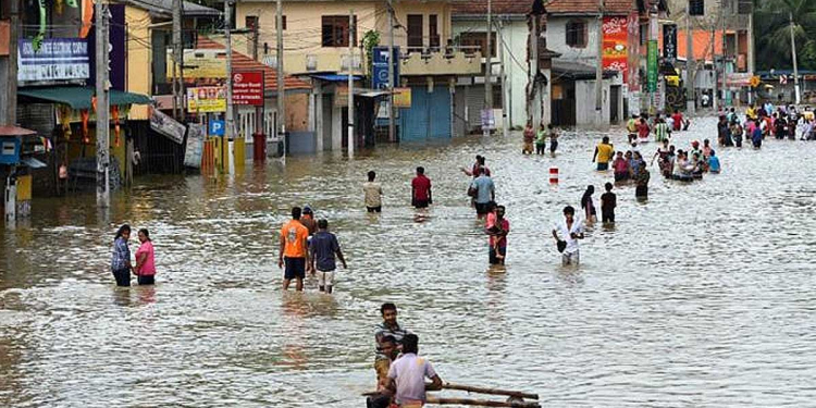 අත්තනගලු ඔය, ගිං සහ නිල්වලා ගංගා ගංවතුර මට්ටමේ! 5,000කට වැඩි පිරිසක් පීඩාවට! VIDEO I Sri Lanka Latest News