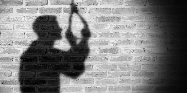 මානසික ආබාධයකින් පෙලුනු අයෙක් මාතලේ පන්සලක ඝන්ටාර ලනුවේ එල්ලී සියදිවි නසාගෙන! Sri Lanka Latest News