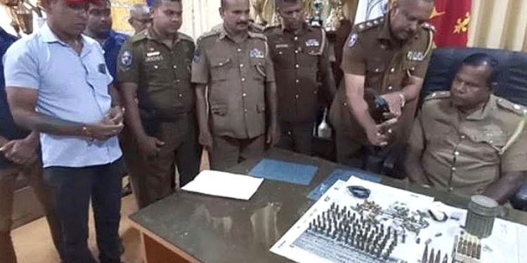 මාතර මහින්ද රාජපක්ෂ විදුහලේ සිවිලිමකින් ගිනි අවියක් සහ උණ්ඩ තොගයක් සොයාගනී! Sri Lanka Latest News