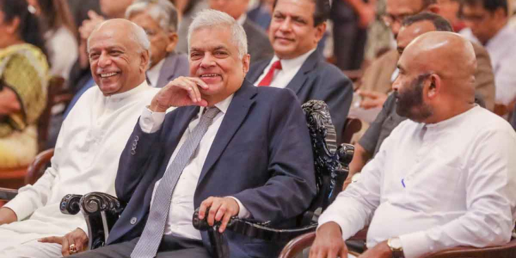 ආණ්ඩු වෙනසක් ගැන අද ජනපති කියපු කතාව! PHOTOS I Sri Lanka Latest News