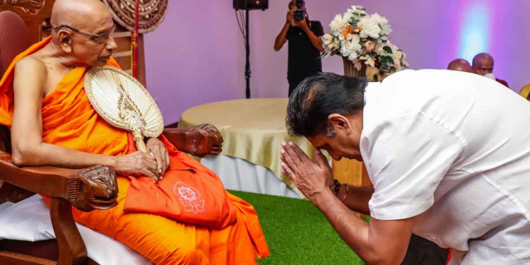 පාස්කු ප්රහාරයේ මහමොළකරුවන්ට සජබ රජයක් යටතේ කිසිදු සමාවක් නෑ! රටට ඇත්ත හෙළිදරව් විය යුතුයි! ආණ්ඩුව මේ දක්වා කළේ ප්රහාරයේ තොරතුරු සැඟවීම! විපක්ෂනායක දක්ෂිණ ලංකා භික්ෂු සංවිධානයේ සම්මාන උළෙලට එක්වෙයි! VIDEO & PHOTOS I Sri Lanka Latest News