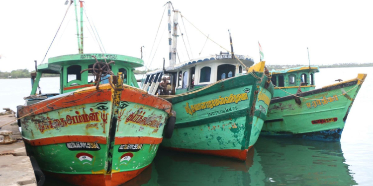 උතුරේ ධීවරයෝ, තමිල්නාඩු ධීවරයන්ට පහරදීලා! පරීක්ෂණයක් ඉල්ලා රාමේෂ්වරම්වල විරෝධතාවක්! Sri Lanka Latest News