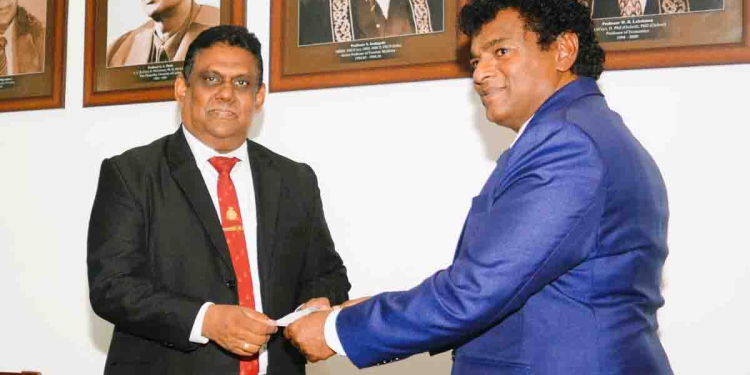 අලුත් නිෂ්පාදනවලින් කොළඹ විශ්වවිද්‍යාලය ලාබ උපයන්න පටන් අරන්!  I Sri Lanka Latest News
