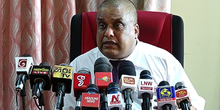 කෙහෙළිය කරපු කතාවකට ජාතික රෝහලේ නියෝජ්‍ය අධ්‍යක්ෂ උත්තර දෙයි! ජාතික රෝහලට එන රෝගීන් 40%කින් වැඩිවෙලා තියෙන්නේ බාල බෙහෙත් පාවිච්චිය නිසා! කෙහෙළිය විහිලු කතා කියනවා! ඉතිහාසයේ සෞඛ්‍ය සේවයේ අකාර්යක්ෂමම කාලයයි මේ! Sri Lanka Latest News