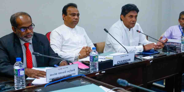 කොවිඩ් කාලේ ගෝඨාගේ ආණ්ඩුව අතපය දිග හැරලා 5000 ගාණේ මිනිස්සුන්ට බෙදලා තියෙන්නේ සමෘද්ධියේ ඉතුරු කරලා තිබ්බ බිලියන ගාණක අරමුදල්වලින්! සමෘද්ධියෙන් බෙදන්න ගත්ත සල්ලිවලින් නැවත අරමුදලට දීලා තියෙන්නේ පොඩි කොටසයි! VIDEO & PHOTOS I Sri Lanka Latest News