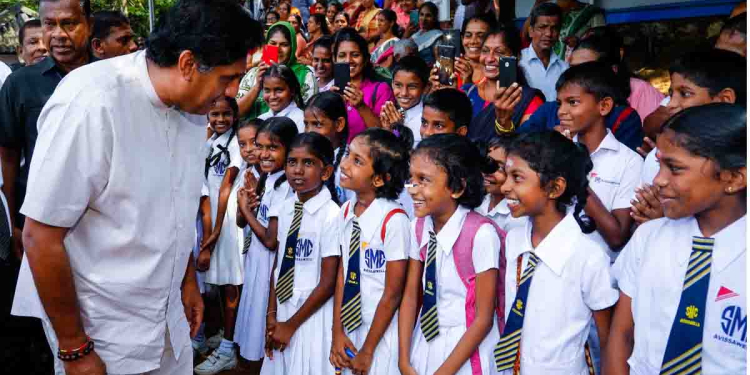 ළමා අපචාර විශාල වශයෙන් ඉහළ ගිහින් රටට ‌ඛේදවාචකයක් වෙලා! නීති ශක්තිමත් කර දැඩි දඬුවම් ලබා දී දරුවන්ගේ අනාගතය සුරක්ෂිත කරනවා! සජිත්ගේ නොනවතින රැල්ලේ 40 වැනි සුහුරු පන්ති කාමරය අවිස්සාවේල්ලේ ශාන්ත මරියා දුවාදරුවන්ට! VIDEO & PHOTOS I Sri Lanka Latest News