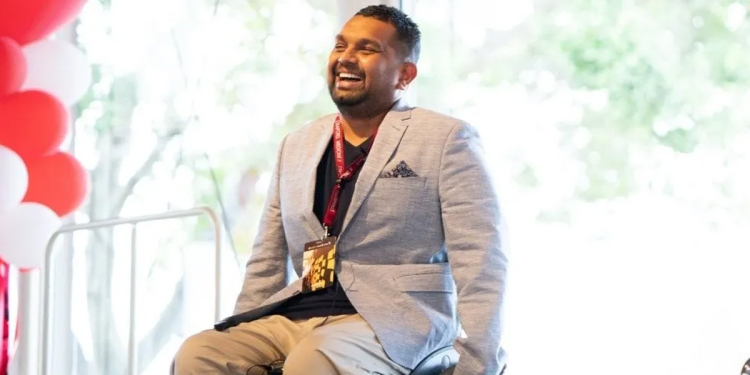 ලංකාවට කීර්තියක් ගෙන දුන් වෛද්‍ය දිනේෂ් පලිපානට බ්‍රිස්බේන් ගුවන් තොටුපළේදී කරදරයක්! වර්ජින් ගුවන් සේවය සමාව අයැදියි! (Sri Lanka Latest News)