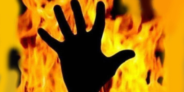 හෝමාගම රෝහල ළඟ නිදාගෙන හිටපු වයෝවෘද්ධ යාචකයෙක්ව ගිනිතබා මරලා! Sri Lanka Latest News