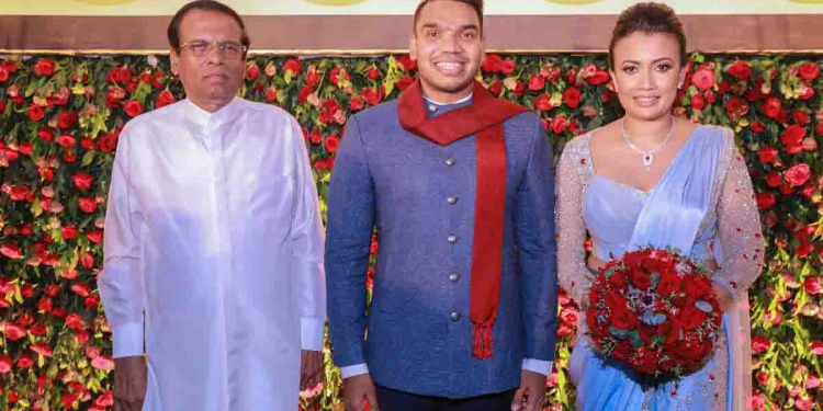 නාමල්ගෙ මගුල් ගෙදර ලයිට් බිලේ වැඩේට මෛත්‍රීපාලගේ නමත් ගෑවෙයි! හේතුවත් හෙළිවෙයි! රාජ්‍ය ඇමැති කෙනෙක් ඇවිත් ලක්ෂ 26ක බිලත් ගෙවයි! VIDEO I Sri Lanka Latest News