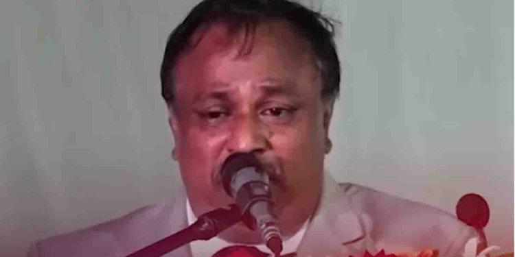ඉස්කෝලේ එන අන්තිම දවසේ අදහාගත නොහැකි තෑග්ගක් ලැබෙයි! දඹුල්ල අකුරම්බොඩ මධ්ය මහා විද්යාලයේ විදුහල්පතිතුමා කතාව මැදදී කඳුලු සලයි! මුලු පාසලම නිශ්ශබ්ද වෙයි! VIDEO I Sri Lanka Latest News