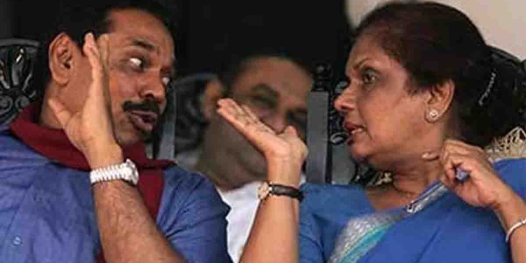 රට බංකොලොත් කළේ රාජපක්ෂවරු කියලා ශ්‍රේෂ්ඨාධිකරණය විශිෂ්ට-ඓතිහාසික තීන්දුවක් දුන්නා! දැන් රටේ ජනතාවට මේ අයට දඬුවම් ඉල්ලන්නත් පුලුවන්! වන්දි ඉල්ලන්නත් පුලුවන්! මම ආණ්ඩුවෙන් ඉල්ලනවා  ජනතාව පිට බදු පනවන්නේ නැතිව මේ අය පිටරටවල හංගලා තියෙන දේපොළ හොයලා රටට ගේන්න කියලා! චන්ද්‍රිකාත් රාජපක්ෂවරුන්ට එරෙහිව සටනට බසී! VIDEO I Sri Lanka Latest News‍