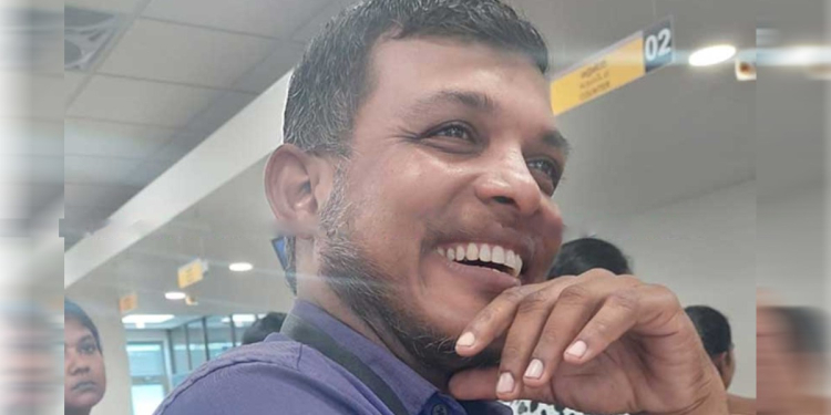 සල්ලිවලට මරාගන්න රටේ පාරේ තිබිලා අහුලගත්ත ලක්ෂ 50ක් ආපහු දීපු රත්තරං මිනිහෙක්! Sri Lanka Latest News